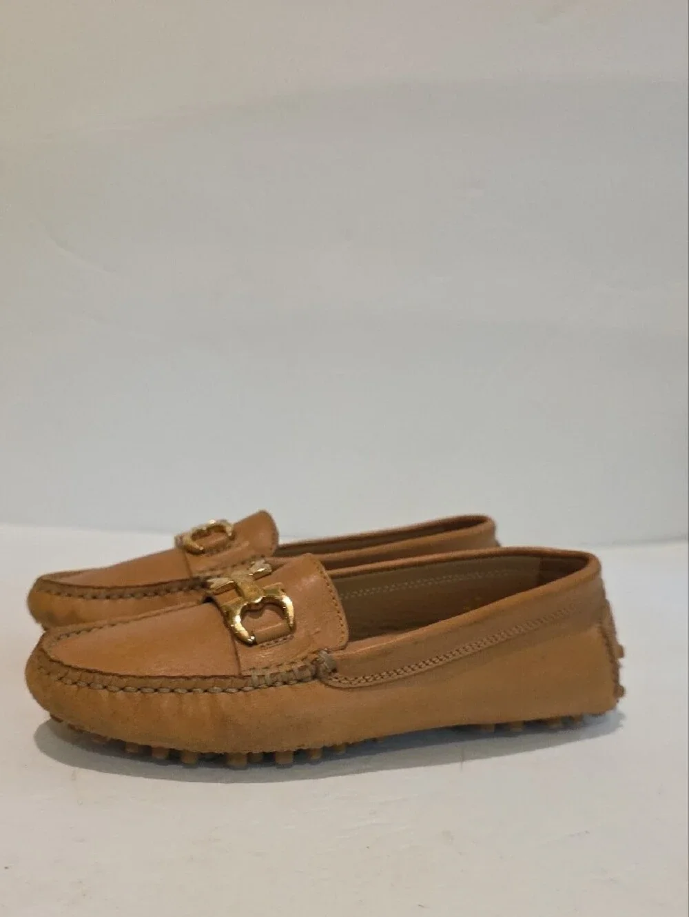 Ferragamo Tan Leather Driving Loafers with Gold Hardware Size 27